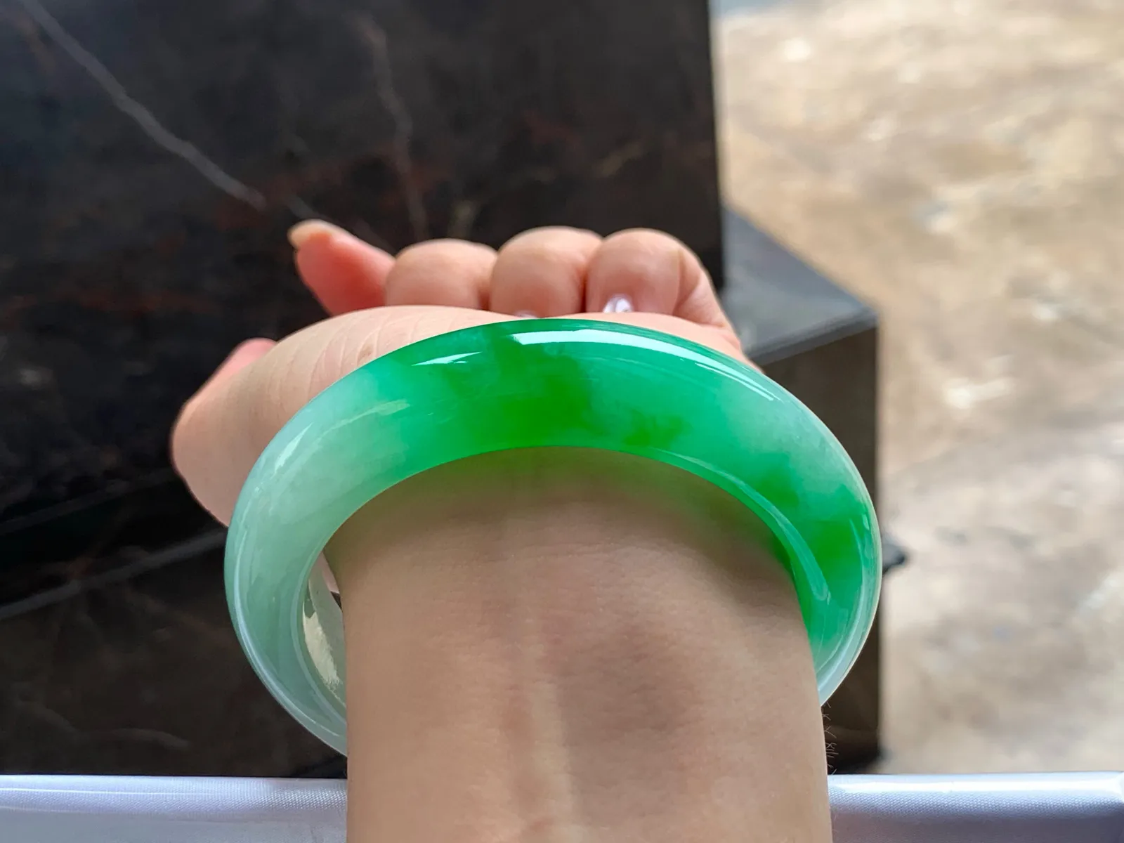阳绿手镯
水润58.2/14.6/10.8mm