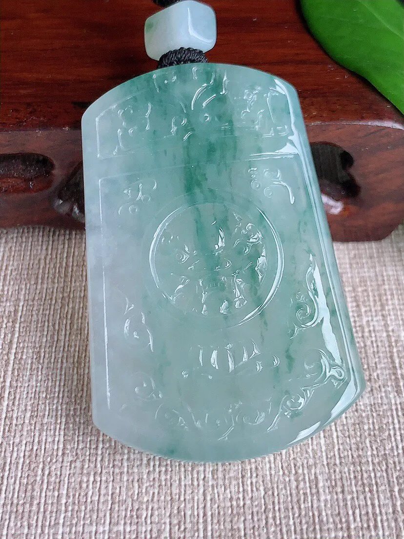 a货翡翠老坑冰种飘花仿古无事牌吊坠 尺寸53.2×36.2×6mm 重量33.00g 0702