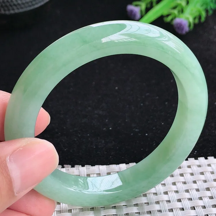 自然光54/10.2/9.1老坑冰胶水灵冰晴满绿手镯翡翠玉镯收藏美人镯