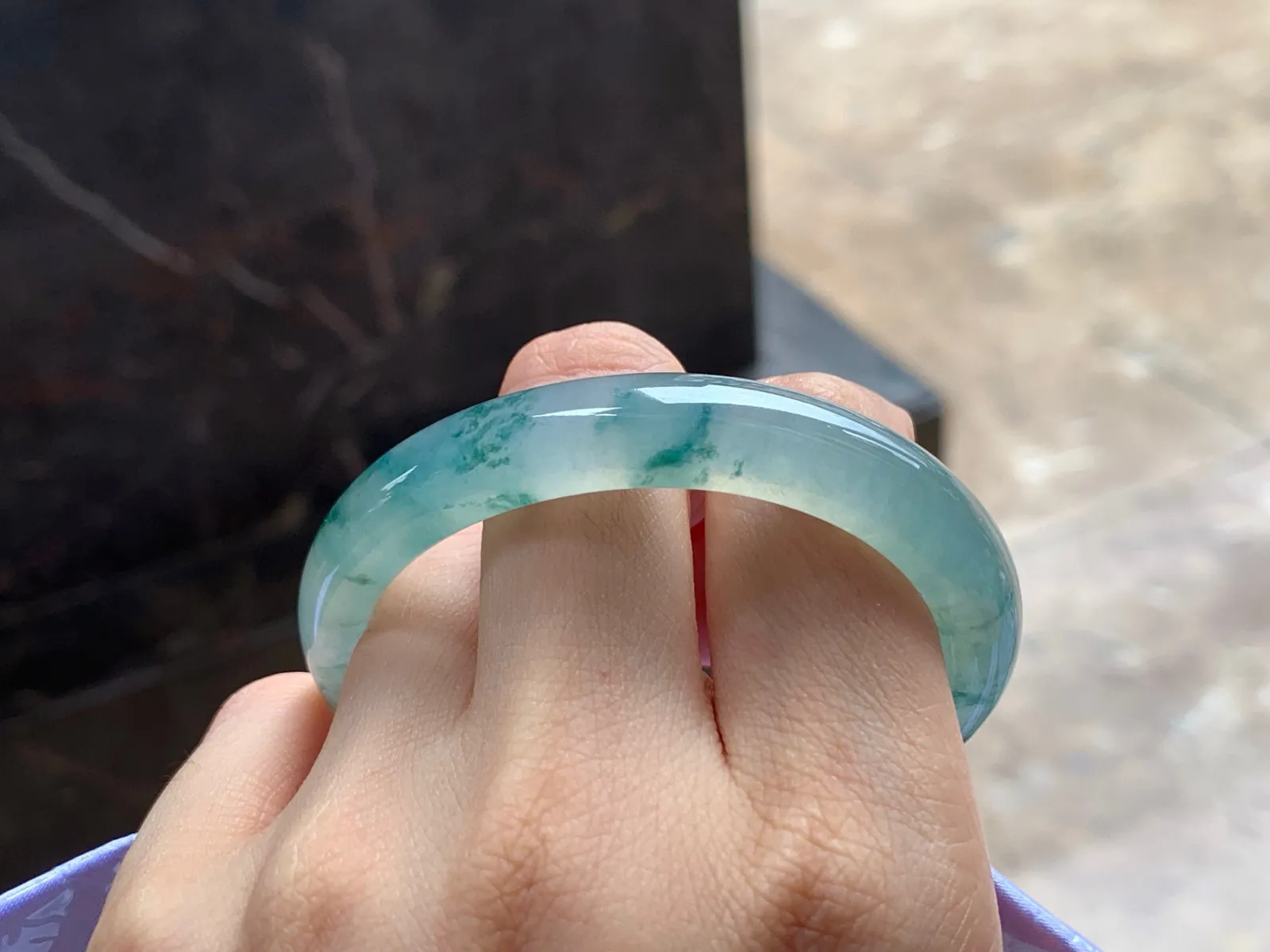 冰种飘花贵妃镯
种好53/9.5/7mm