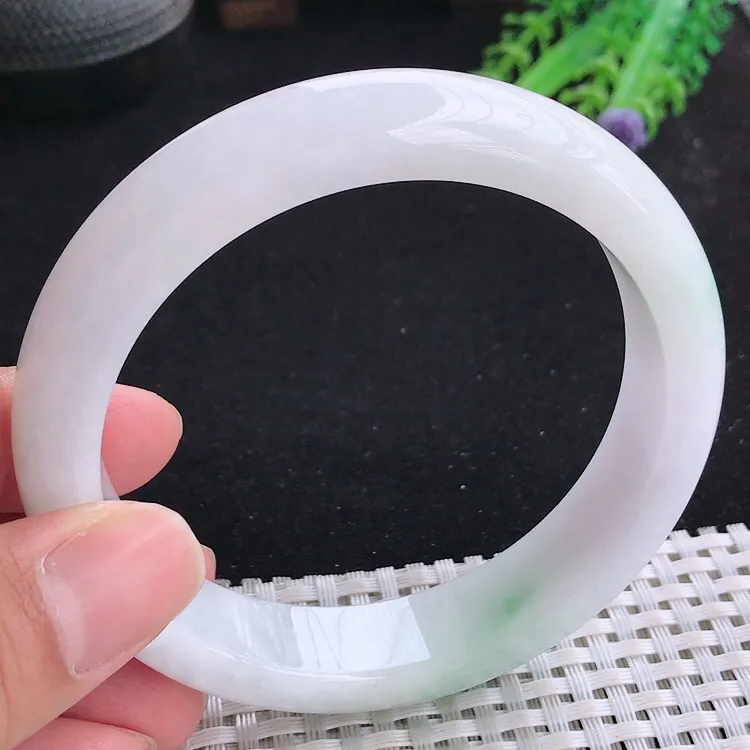 自然光62/14.1/9老坑秀气冰润月光白大圈口手镯翡翠玉镯收藏美人镯