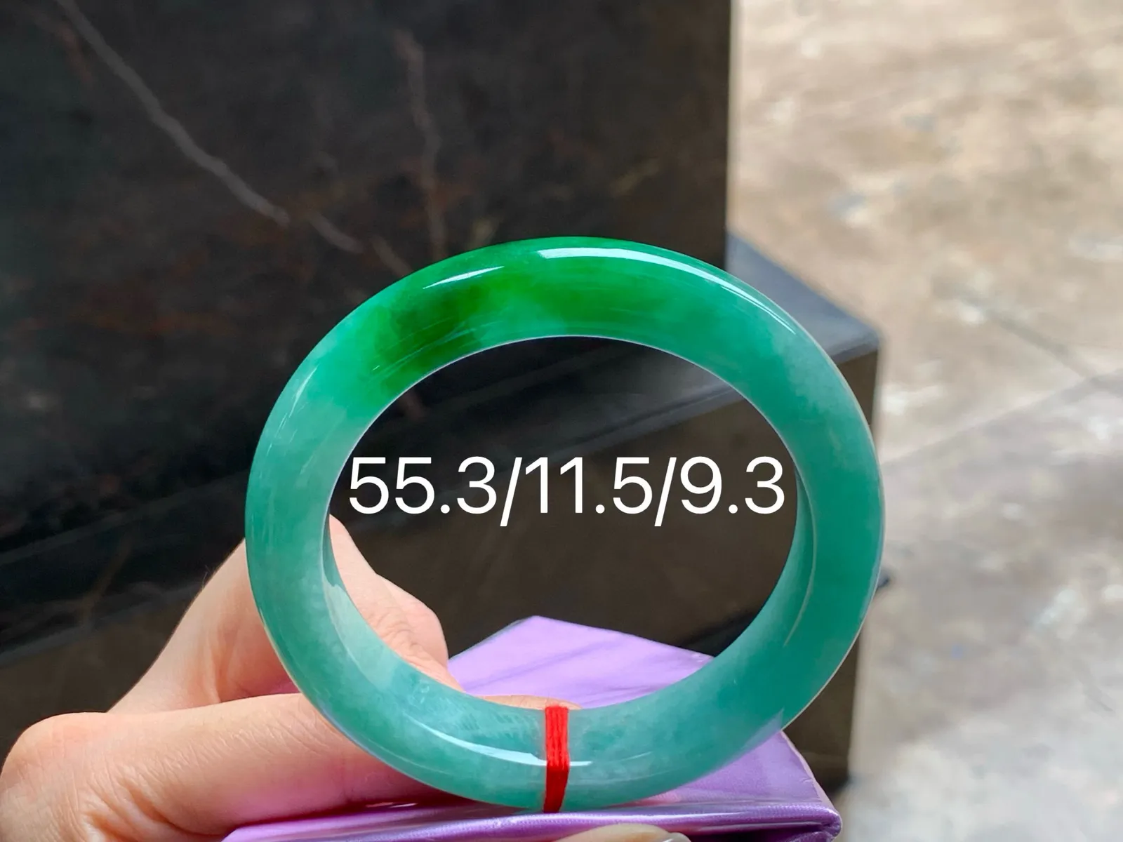 辣绿手镯
颜色漂亮 尺寸55.3/11.5/9.3mm