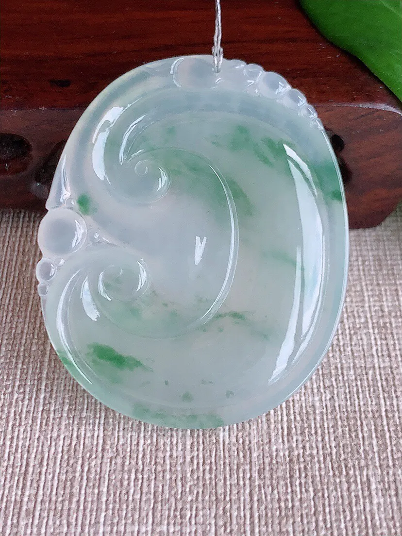 a货翡翠老坑冰种飘花大如意吊坠 尺寸49×40.7×5.4mm 重量21.00g 0702