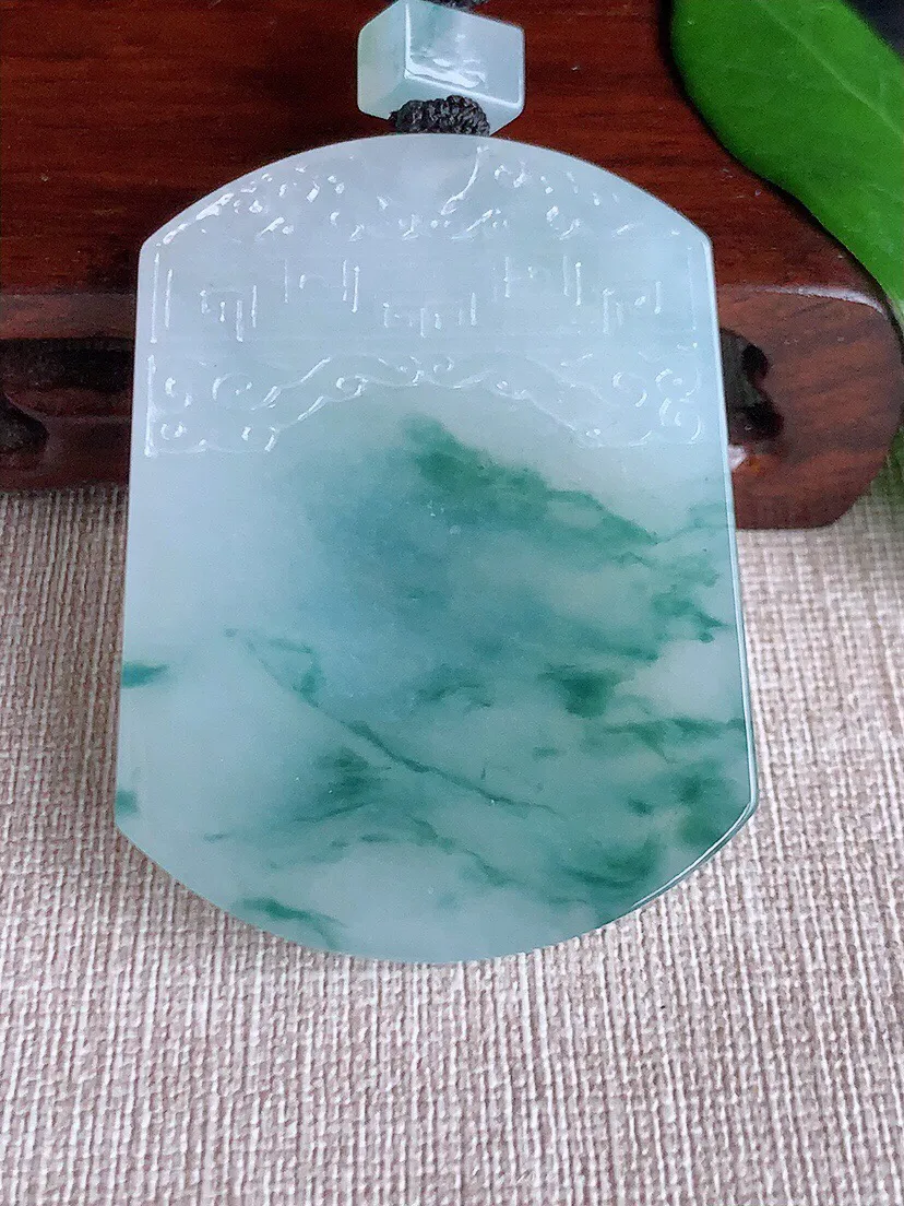 a货翡翠老坑冰种飘花仿古无事牌吊坠 尺寸56.5×42×6.2mm 重量47.42g 0702