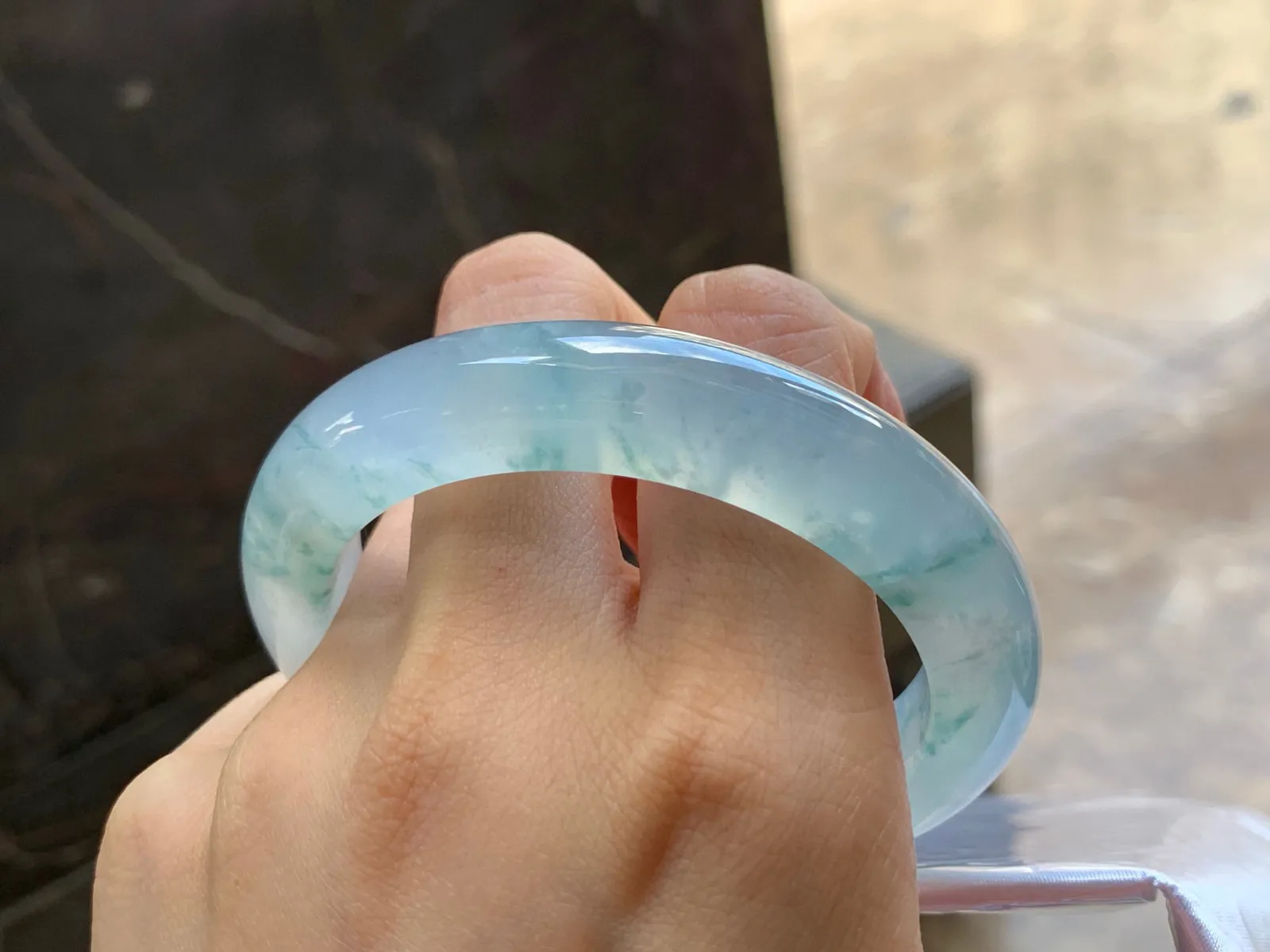 冰种飘花手镯
种好水足 56/11.6/9.6mm