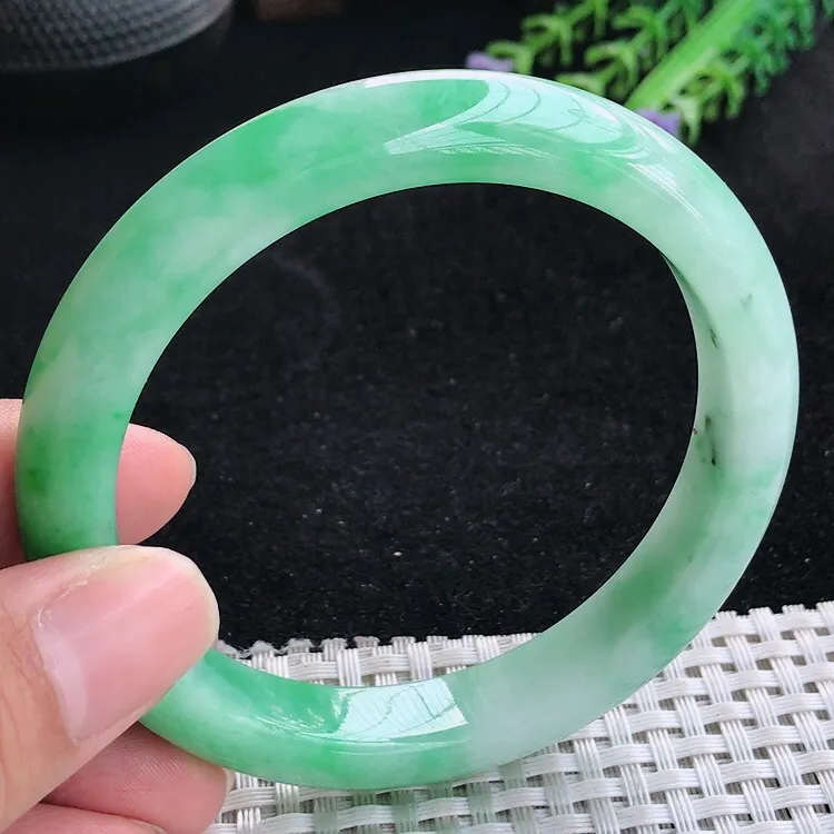自然光61/11.6/9老坑冰润起胶飘阳绿大圈口手镯翡翠玉镯收藏小圈口美人镯
