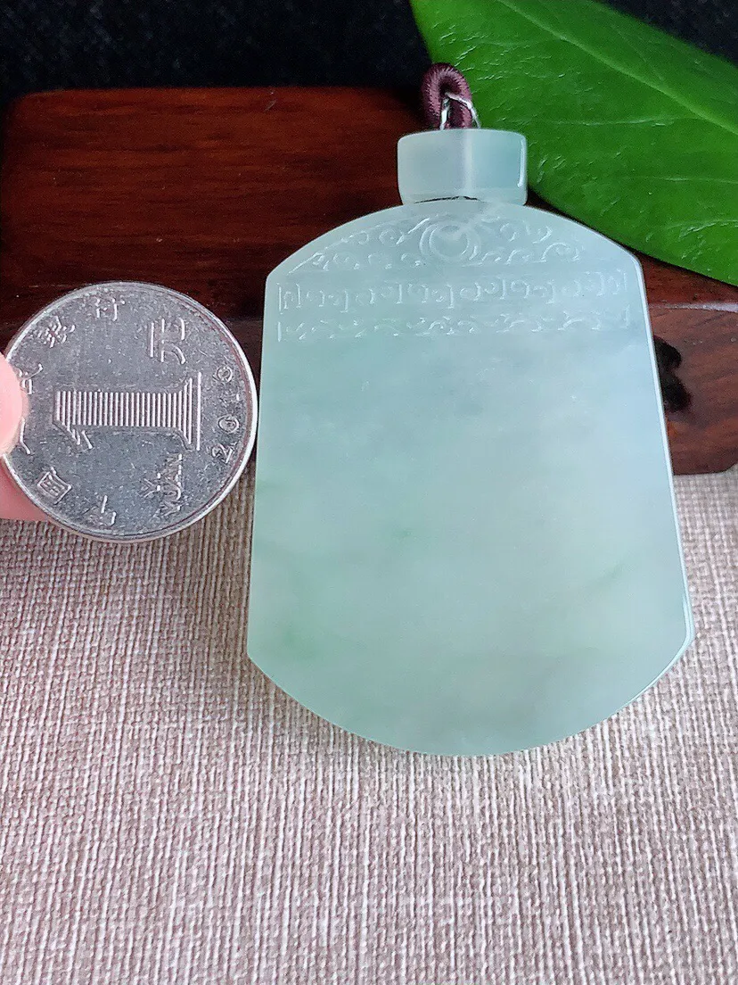 a货翡翠老坑冰种晴水无事牌吊坠 尺寸52.5×41.7×5.6mm 重量35.66g 0703