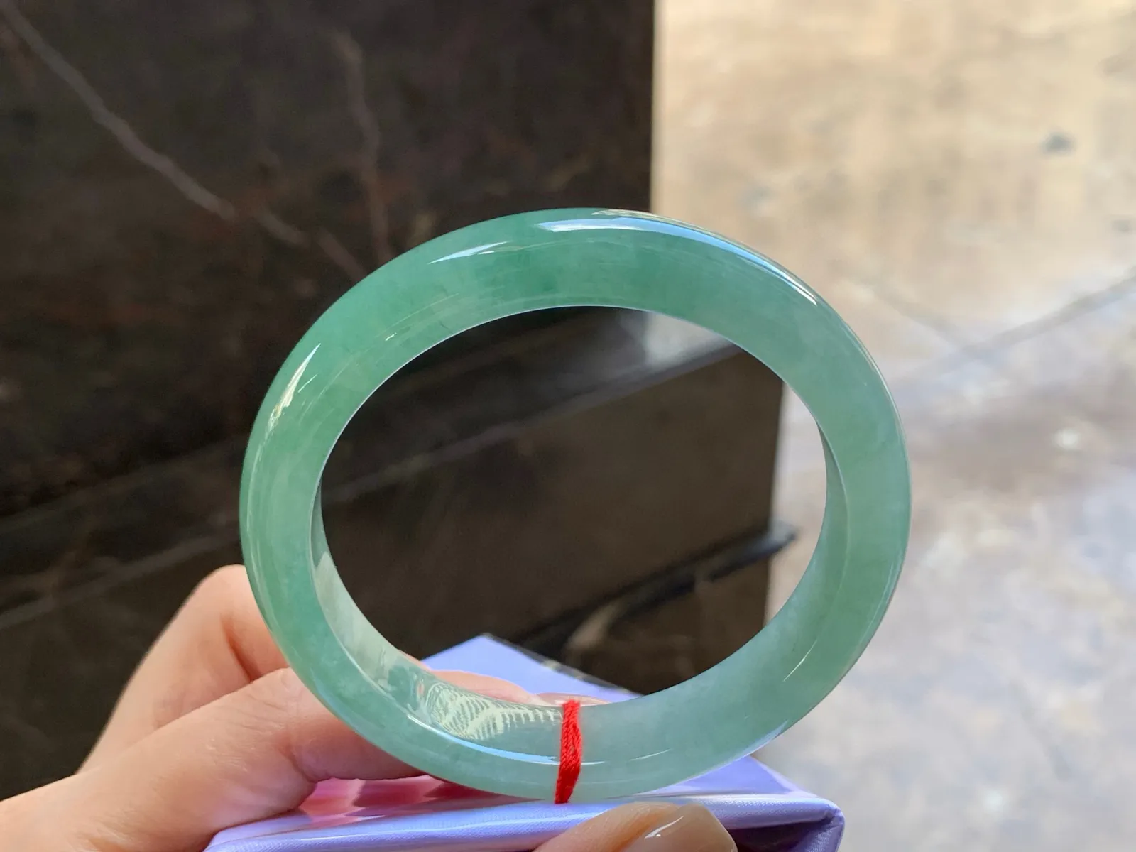 油青手镯
种好水润 58.4/11.8/8mm