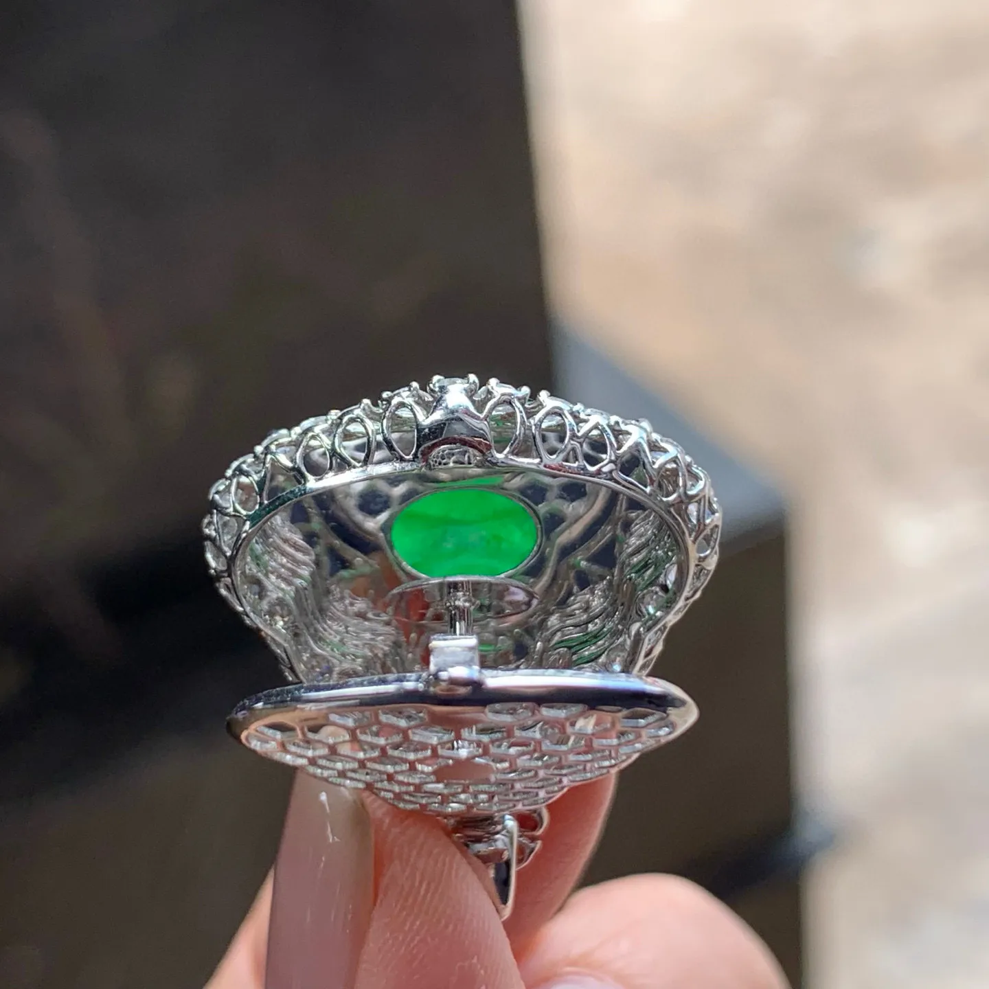 冰种阳绿坐佛
种老 真金镶嵌