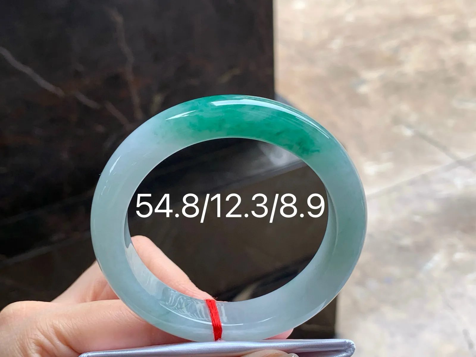 色花手镯
细腻清爽 54.8/12.3/8.9mm