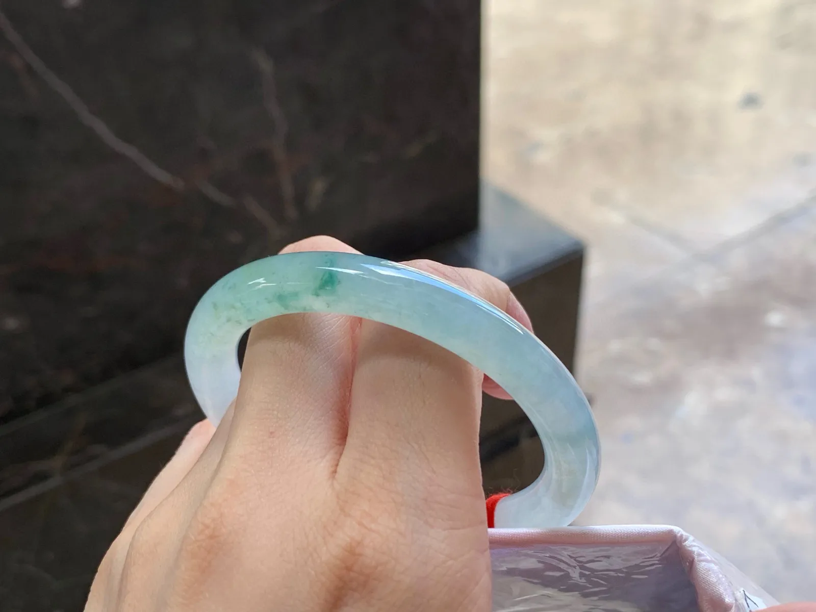 冰飘花细圆条手镯
种好54.3/8.6mm