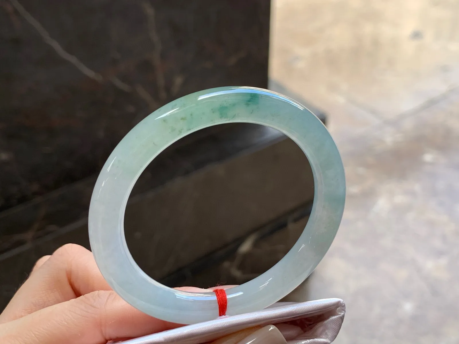 冰飘花细圆条手镯
种好54.3/8.6mm