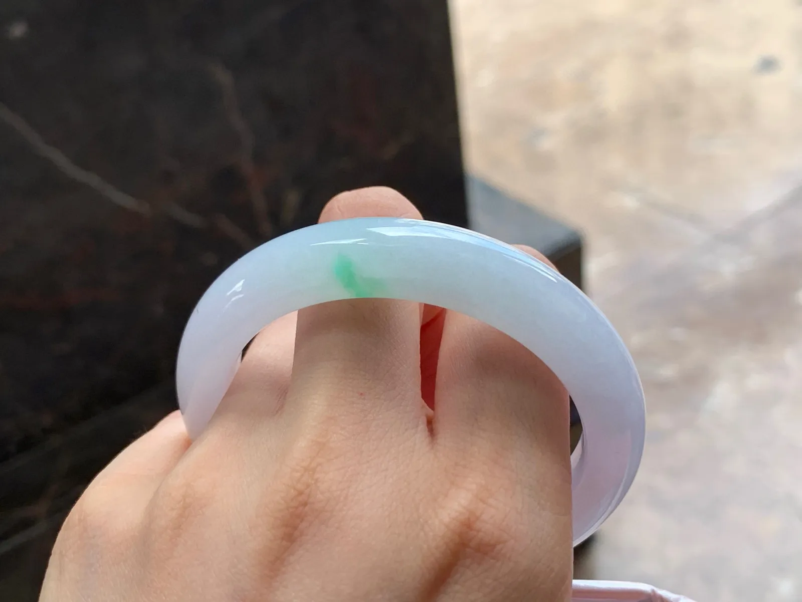 淡春彩手镯
干净清爽 54.2/12/9mm