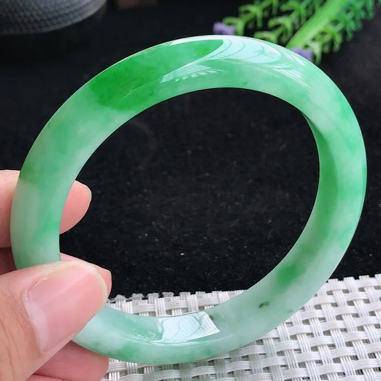 自然光61/11.6/9老坑冰润起胶飘阳绿大圈口手镯翡翠玉镯收藏小圈口美人镯