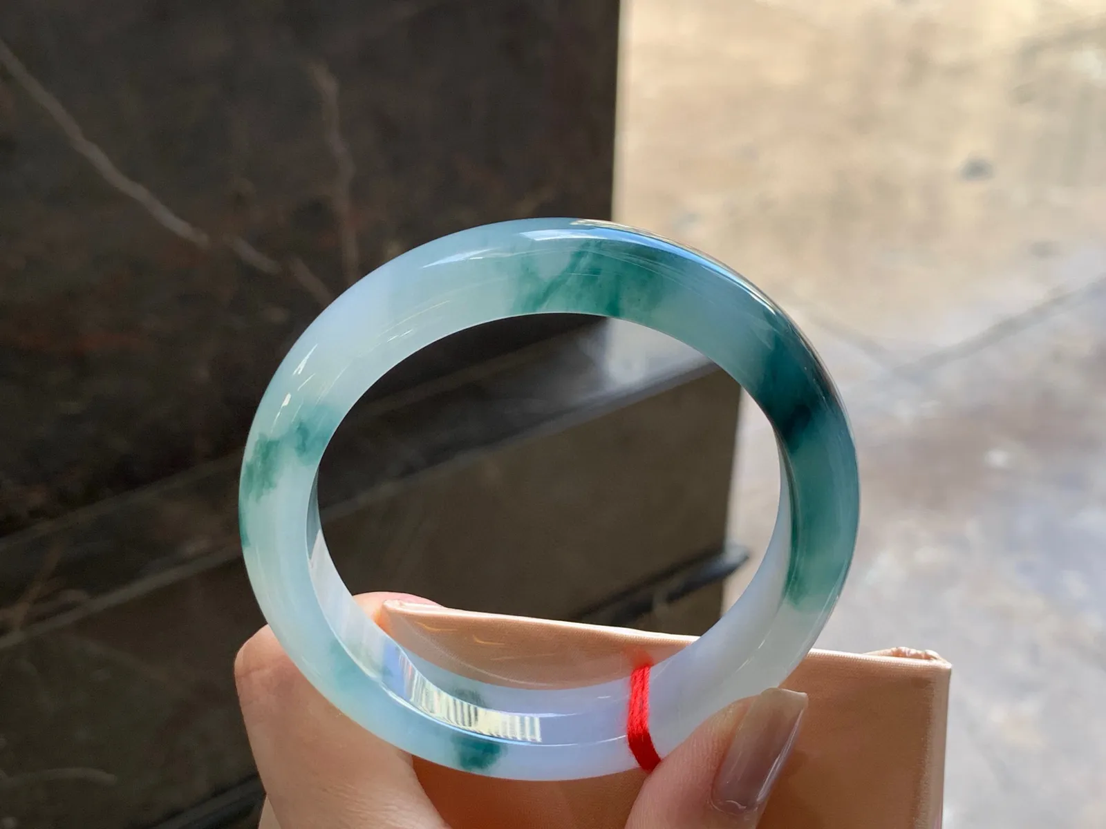冰飘花手镯
种好水润 56.6/12.8/8.5mm