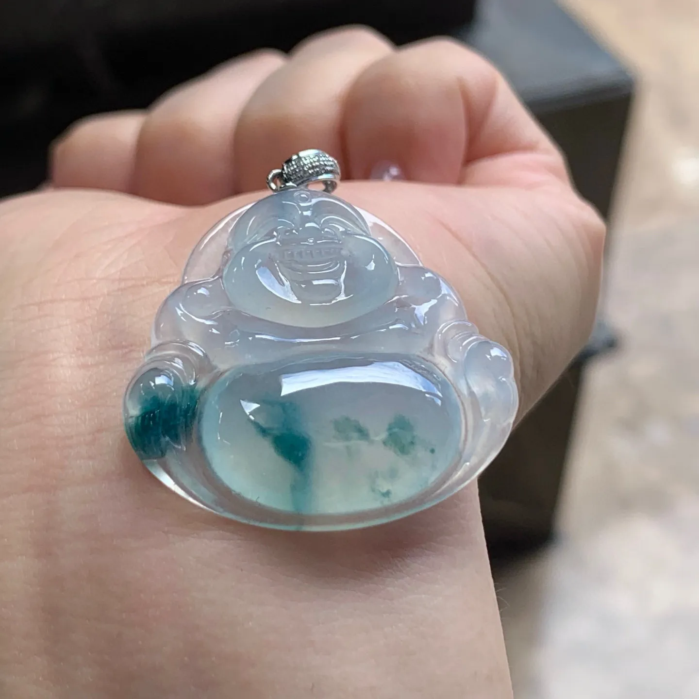 冰种飘花坐佛
清爽 金扣