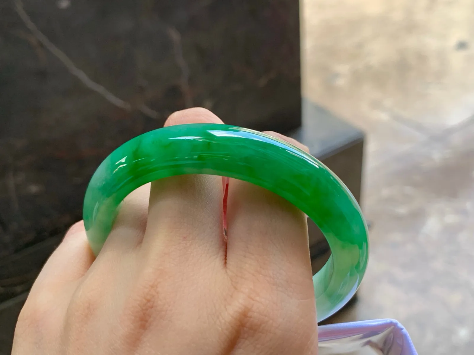 辣绿手镯
颜色漂亮 57.8/12.2/8.8mm