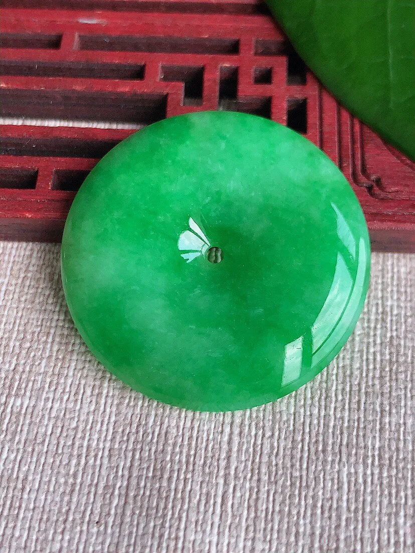 a货翡翠老坑冰种满绿阳绿大平安扣吊坠 尺寸34.8×5.3mm 重量13.38g 0703