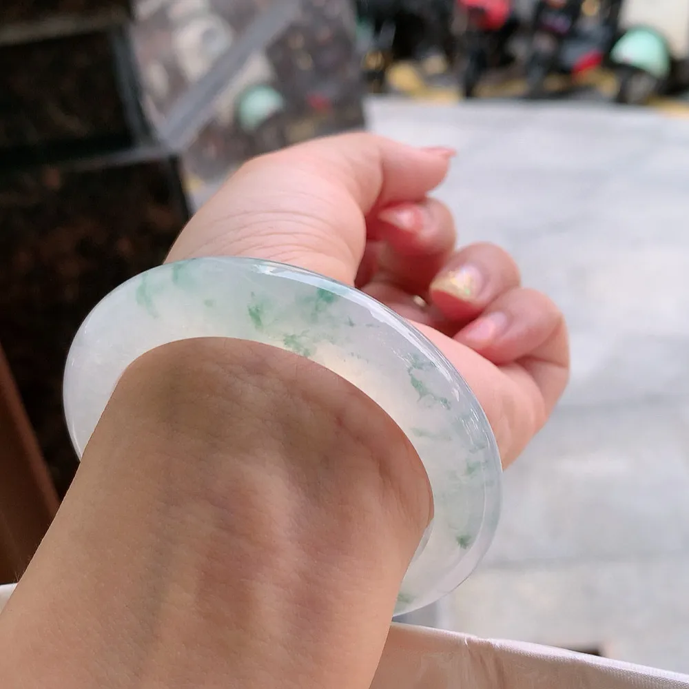 正圈冰玻飘花 无瑕 尺寸:53.4/10.9/8.9 花美 种水好️️