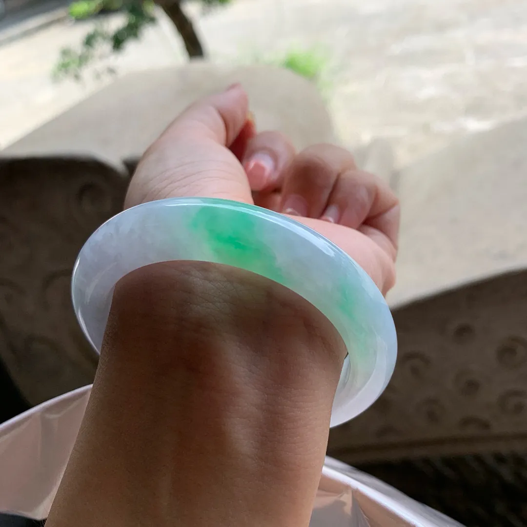 正圈冰糯春彩 无纹裂 尺寸:55.7/12/9.7 水头好 🥰🥰