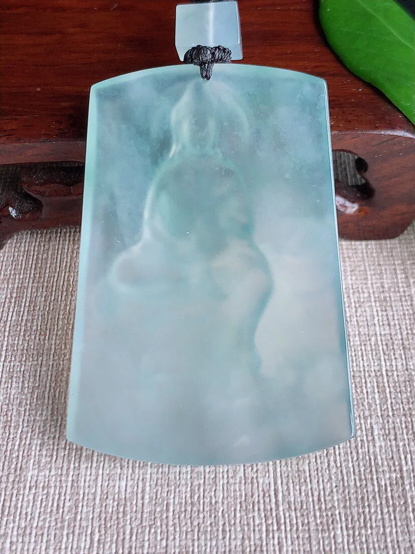 a货翡翠老坑冰种晴水一刀切自在观音吊坠 尺寸59.5×40.7×5.6mm 重量38.40g 070