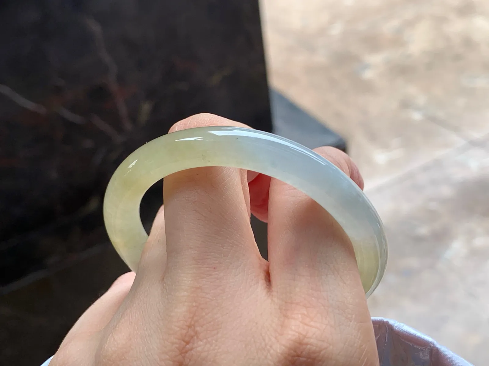 冰黄细圆条贵妃镯
种好独特 52/9/7.8mm