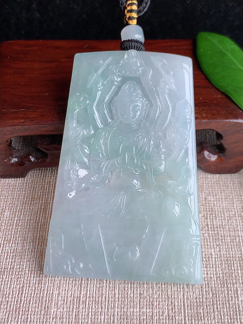a货翡翠老坑冰种晴水千手观音吊坠 尺寸64×43.6×6mm 重量46.52g 0703