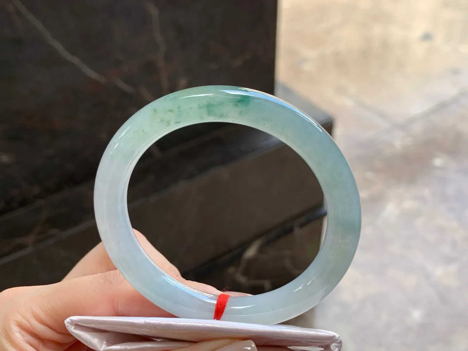 冰飘花细圆条手镯
种好54.3/8.6mm