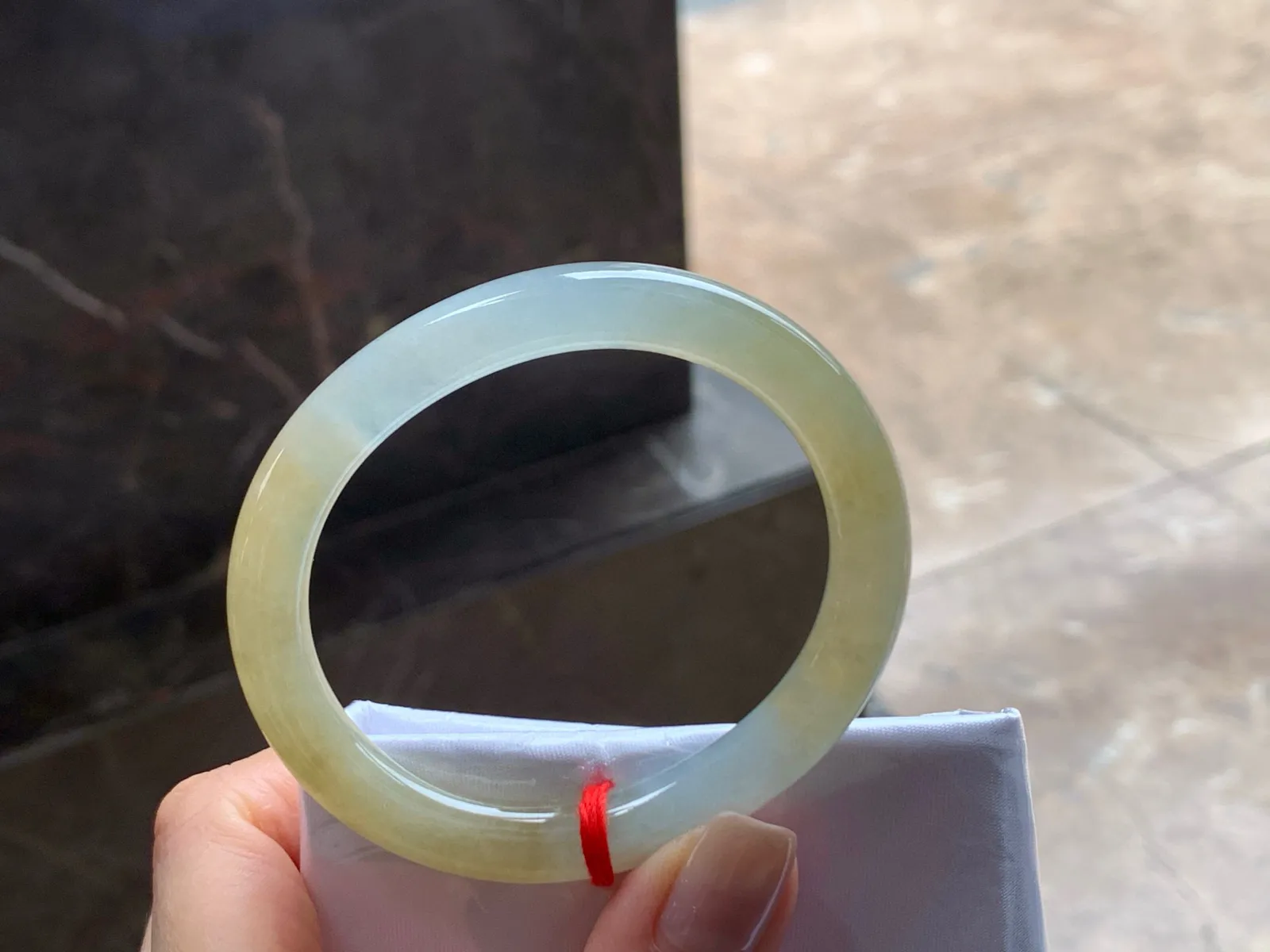 冰黄细圆条贵妃镯
种好独特 52/9/7.8mm
