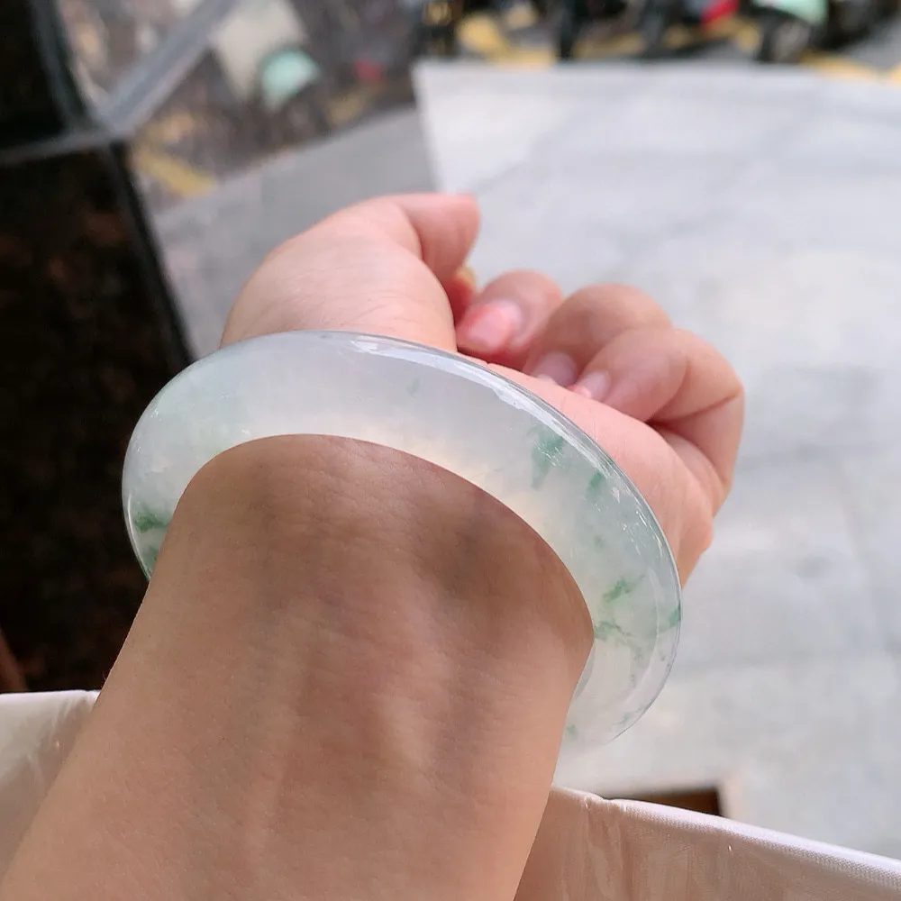 正圈冰玻飘花 无瑕 尺寸:53.4/10.9/8.9 花美 种水好️️