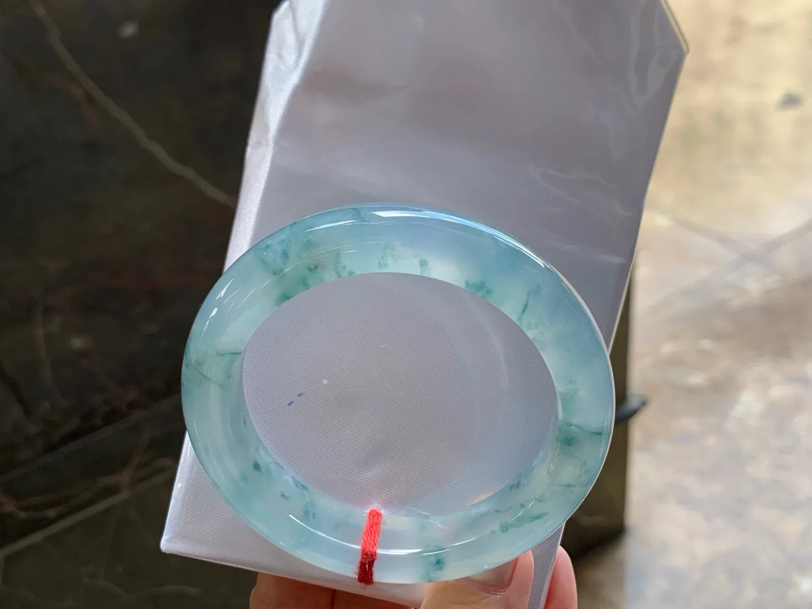 冰种飘花手镯
种好水足 56/11.6/9.6mm