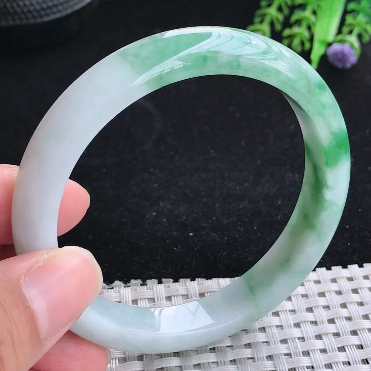 自然光59/11.8/8老坑精美温润飘花手镯翡翠玉镯美人镯
