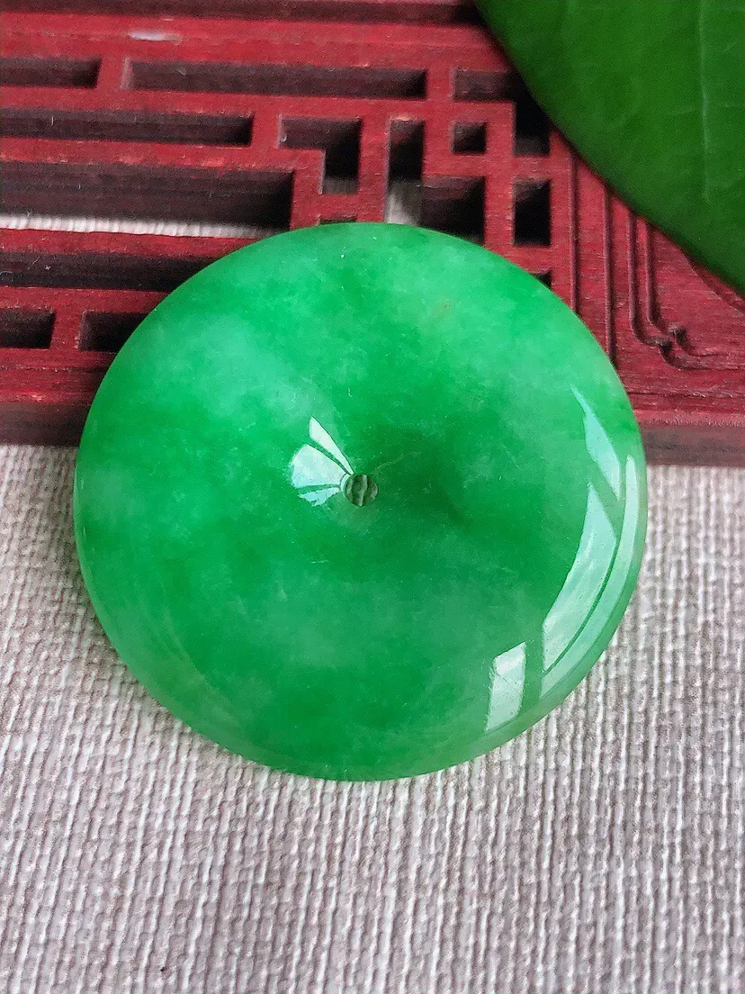 a货翡翠老坑冰种满绿阳绿大平安扣吊坠 尺寸34.8×5.3mm 重量13.38g 0703