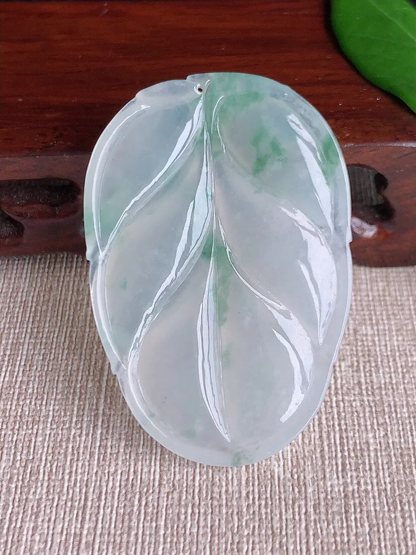 a货翡翠老坑冰种晴水正装观音吊坠 尺寸61.7×38×6mm 重量24.42g 0703