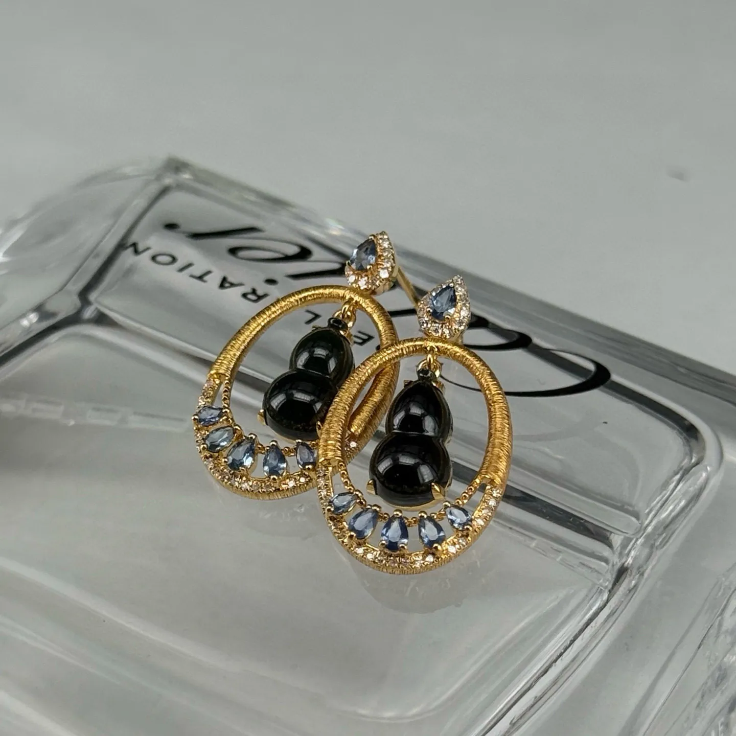 精品18k墨翠葫芦耳坠 种好色正 黑度极好 打灯通透 油性十足 尺寸25.5