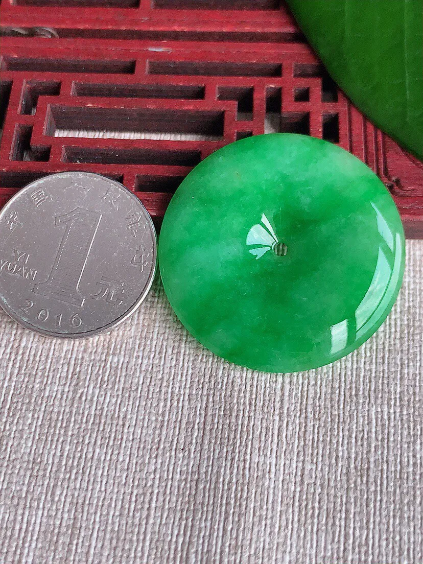 a货翡翠老坑冰种满绿阳绿大平安扣吊坠 尺寸34.8×5.3mm 重量13.38g 0703