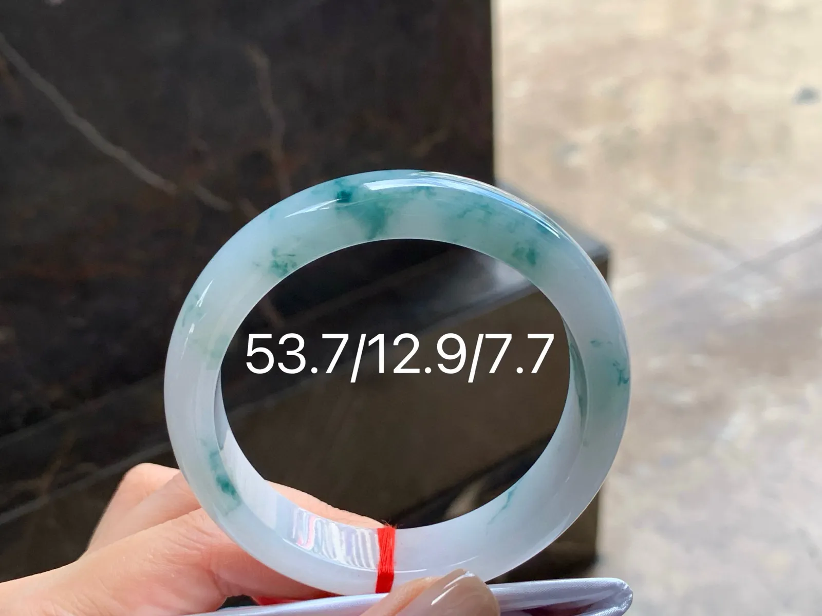 飘花手镯
细腻53.7/12.9/7.7mm
