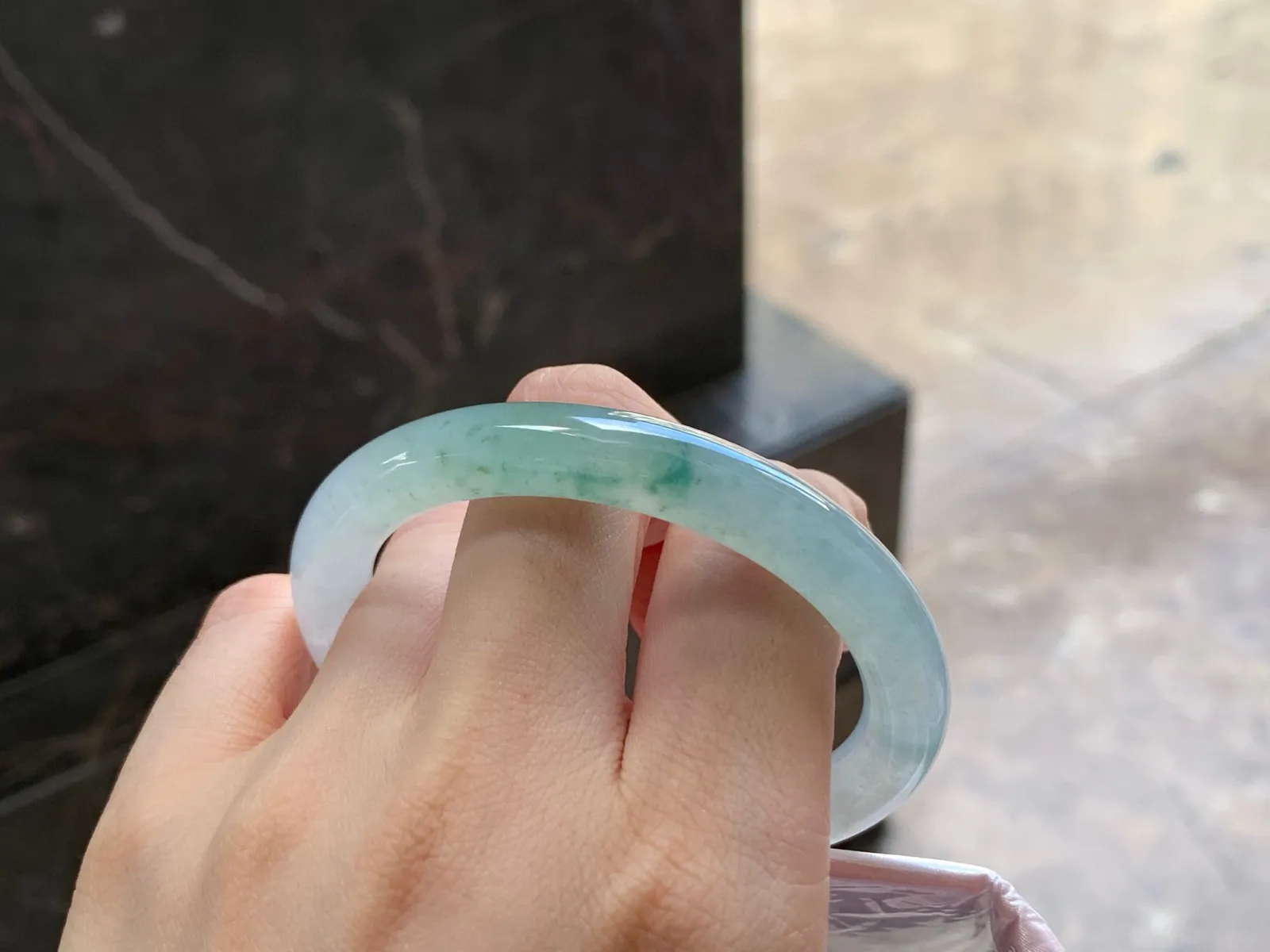 冰飘花细圆条手镯
种好54.3/8.6mm