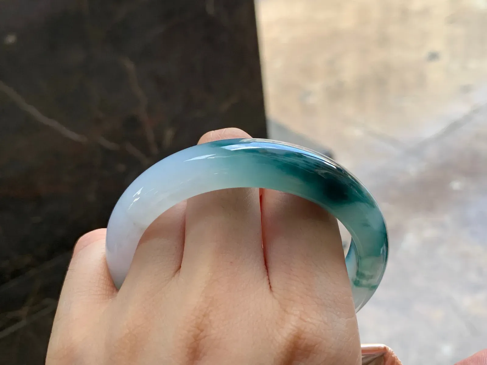 冰飘花手镯
种好水润 56.6/12.8/8.5mm