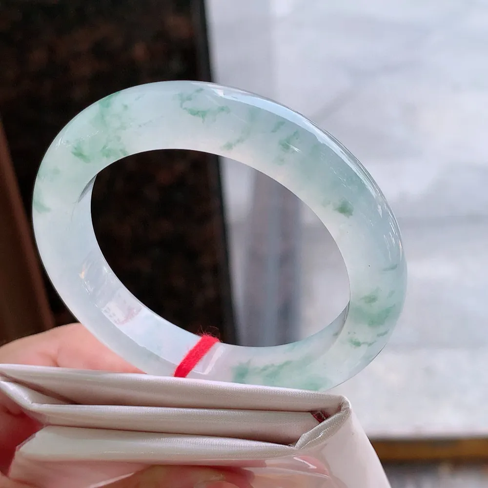 正圈冰玻飘花 无瑕 尺寸:53.4/10.9/8.9 花美 种水好️️