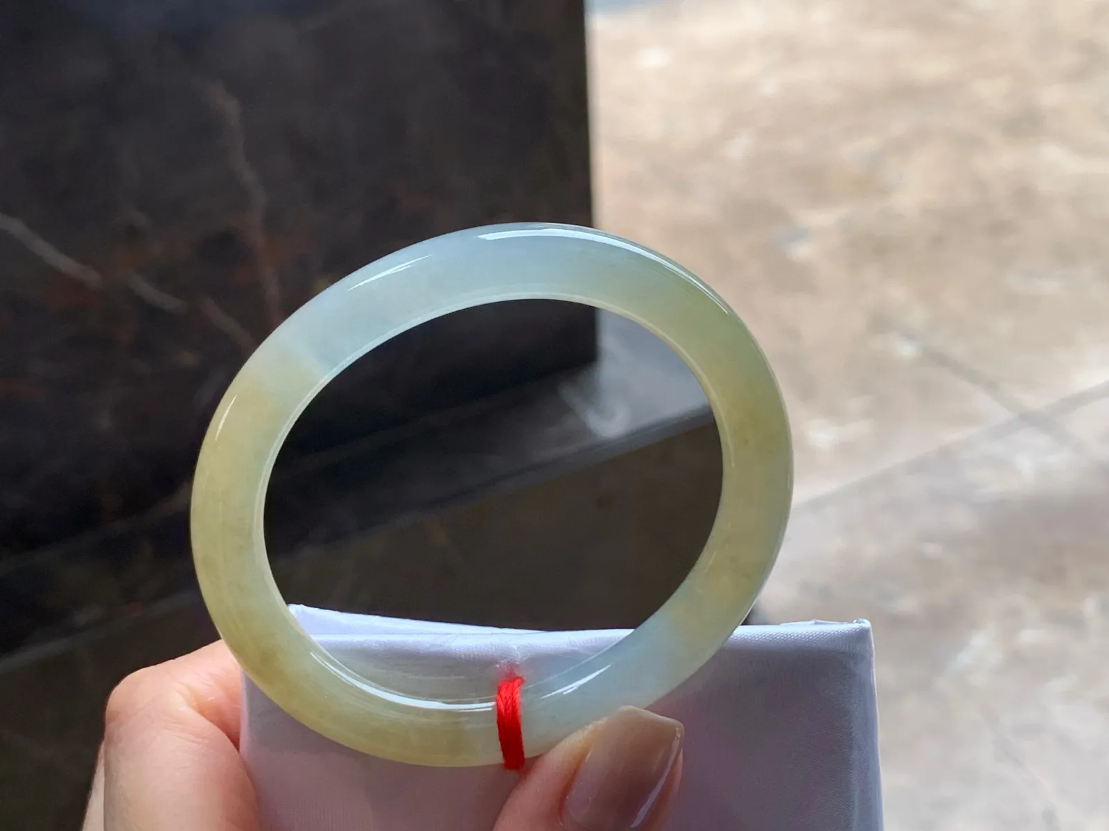 冰黄细圆条贵妃镯
种好独特 52/9/7.8mm