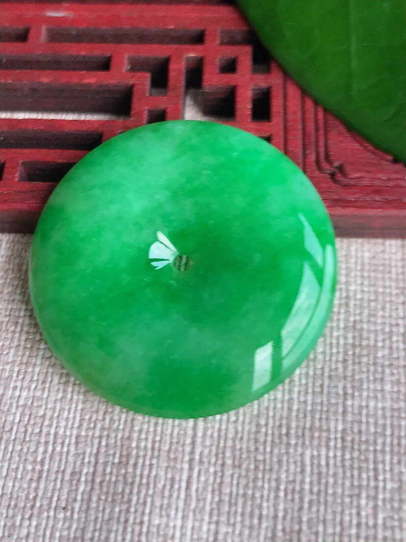 a货翡翠老坑冰种满绿阳绿大平安扣吊坠 尺寸34.8×5.3mm 重量13.38g 0703
