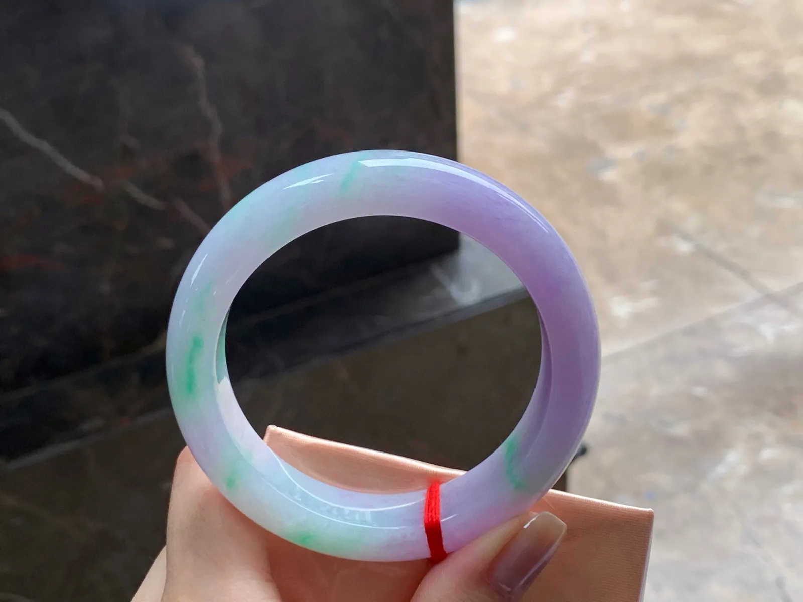 春彩手镯
细腻清爽 56.5/13.5/9.2mm