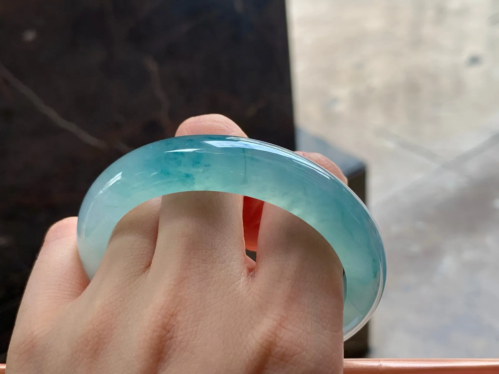 冰晴飘花手镯
种好55.9/12.2/9mm