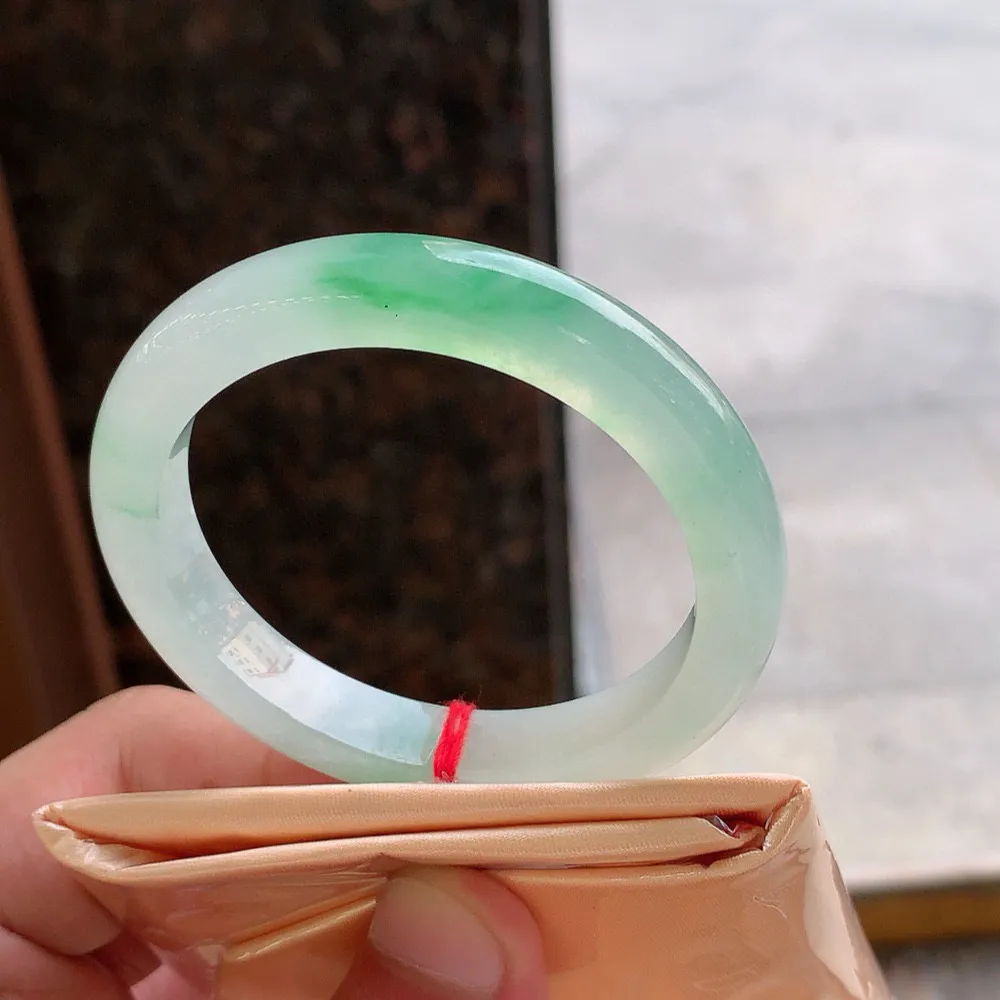 正圈高冰阳绿 一丝细纹 尺寸:50.2/9.4/7.6 种色俱佳🥰🥰