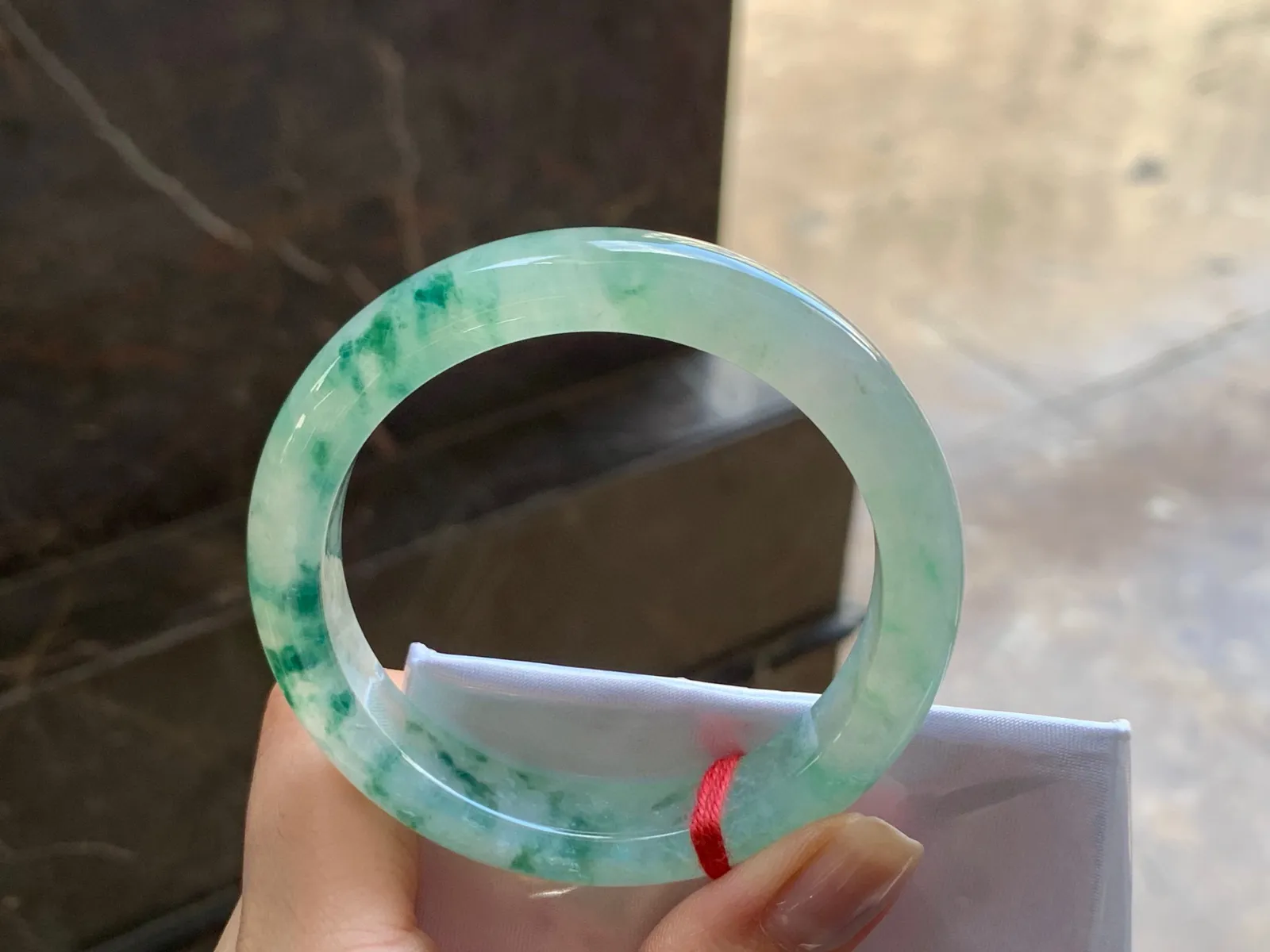 冰飘花手镯
清爽52.4/10.7/8mm