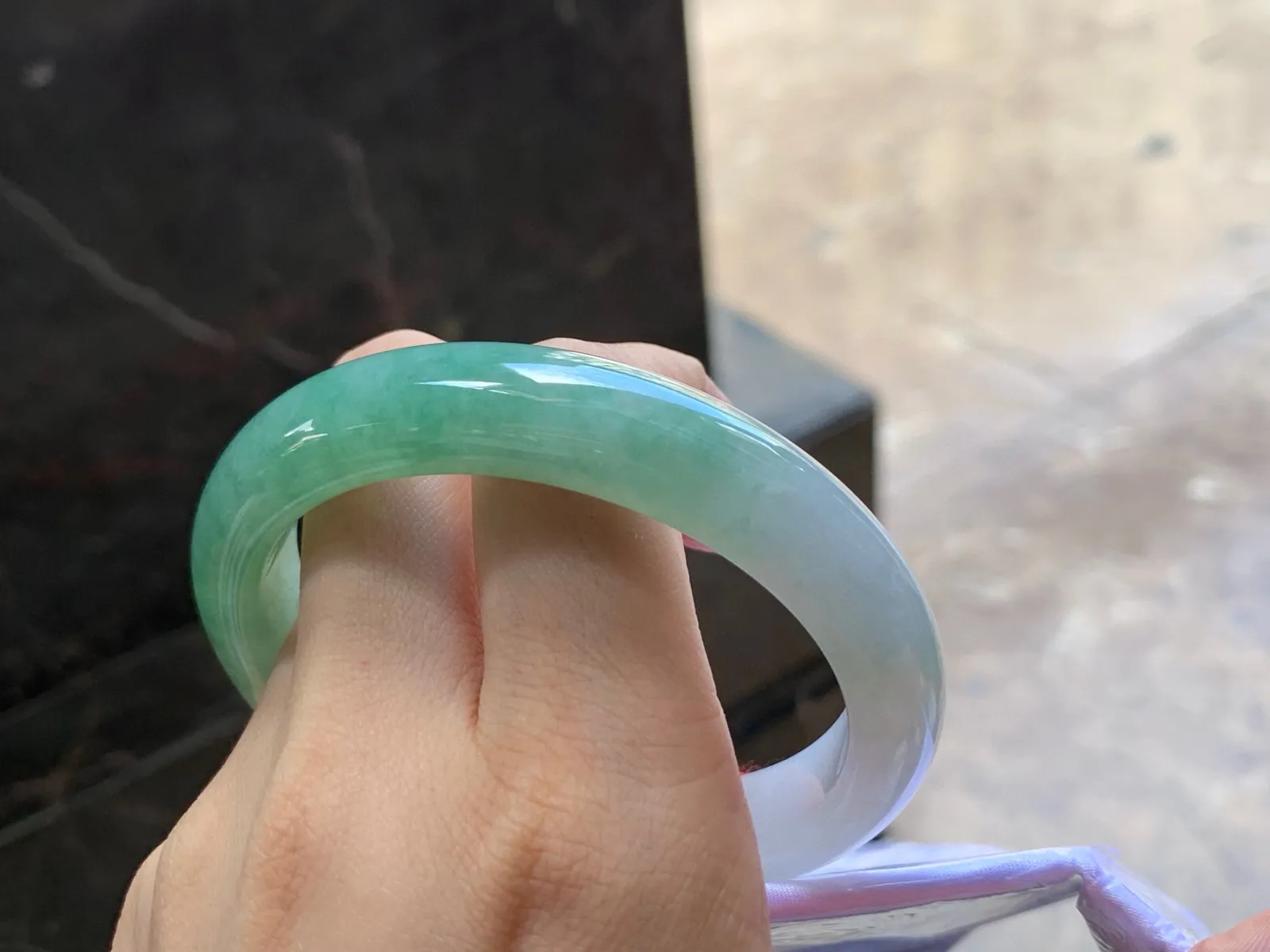飘花手镯
水润58.5/12/8.3mm