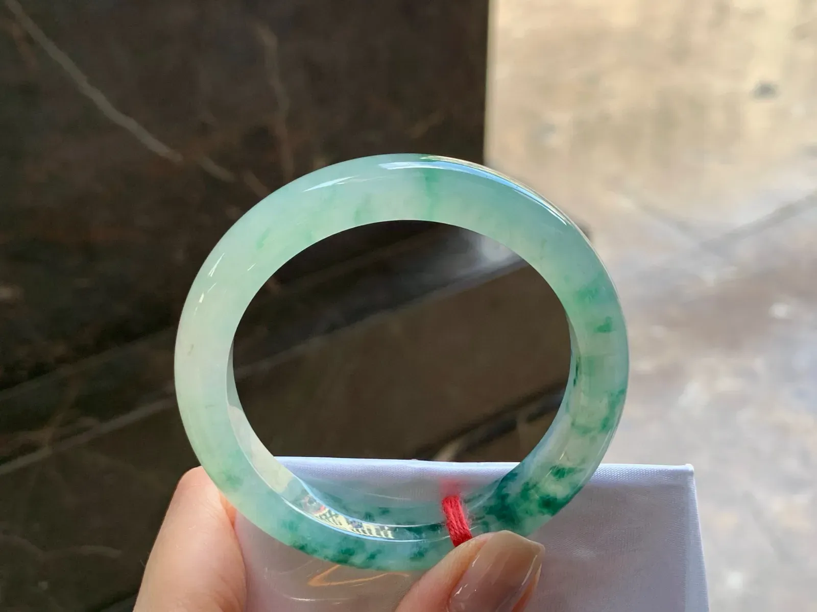 冰飘花手镯
清爽52.4/10.7/8mm