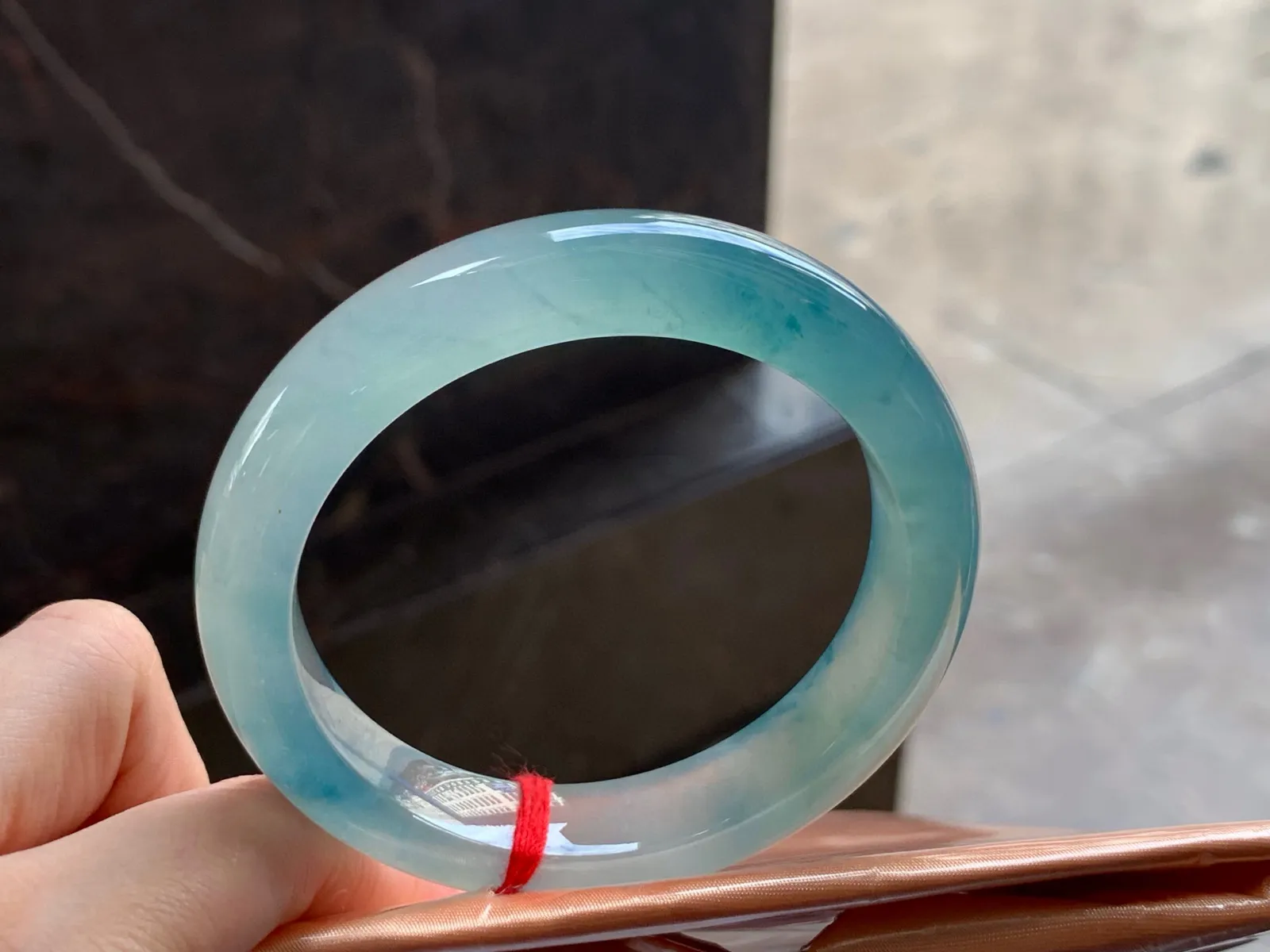 冰晴飘花手镯
种好55.9/12.2/9mm
