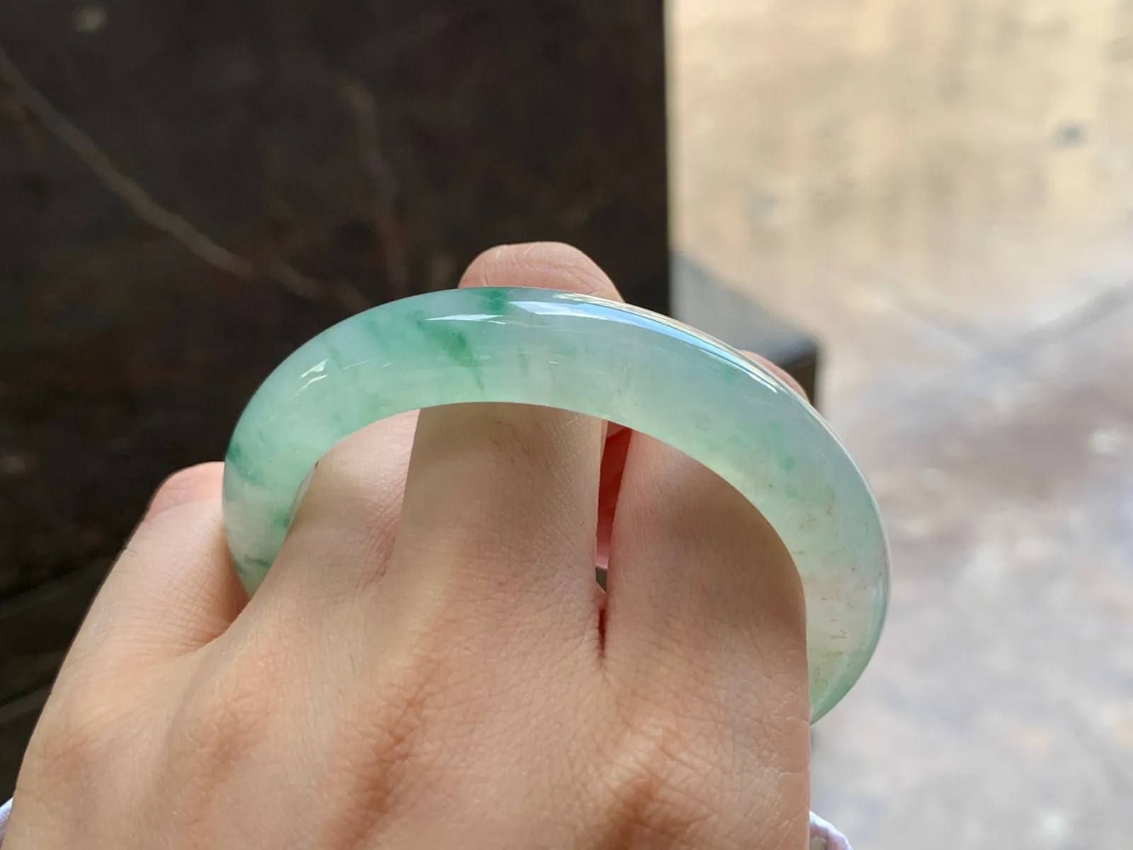 冰飘花手镯
清爽52.4/10.7/8mm